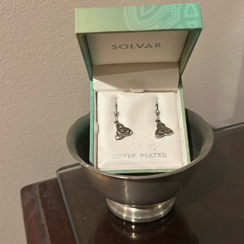 Celtic knot drop earrings small